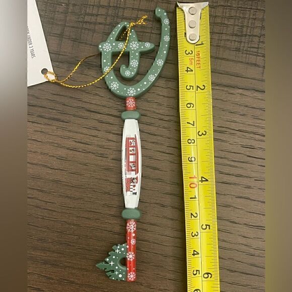 Disney Store Exclusive Mickey and Friends Train Holiday Key - Picture 6 of 6